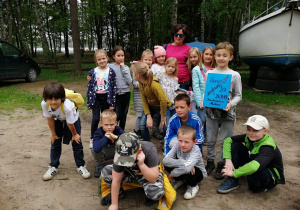 Po skończonym pływaniu wspólna fotografia.