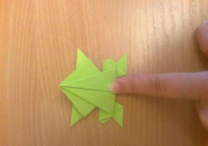 skacząca żabka origami
