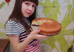 Amelka i jej owocowe ciasto.