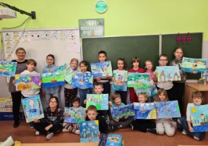 Klasa 2b wykonała prace na konkurs XX Festiwal Bibliotek Szkolnych.jpg
