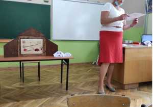 Instrukcja złożenia pieska techniką origami.