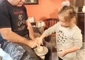 Powstaje kolejne serduszko.