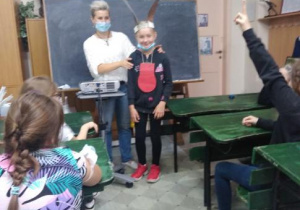 Poznaliśmy kary stosowane dawniej w szkole.