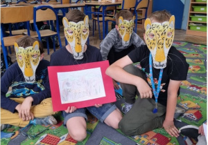 Chłopcy prezentują sylwetkę geparda