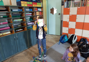 Model związku cząsteczek wody.