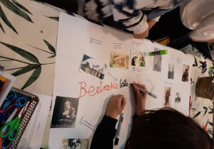 Tu mamy informacje o dzieciństwie.