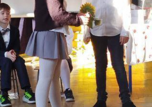 Inscenizacja wiersza " Ile słońca w słoneczniku"