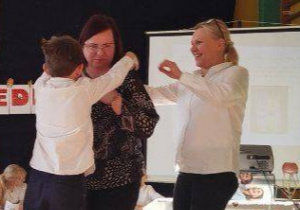 Wręczenie pani dyrektor Orderu Uśmiechu